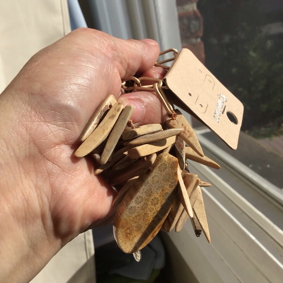 Romance Necklace. NWT. - Picture 10 of 11